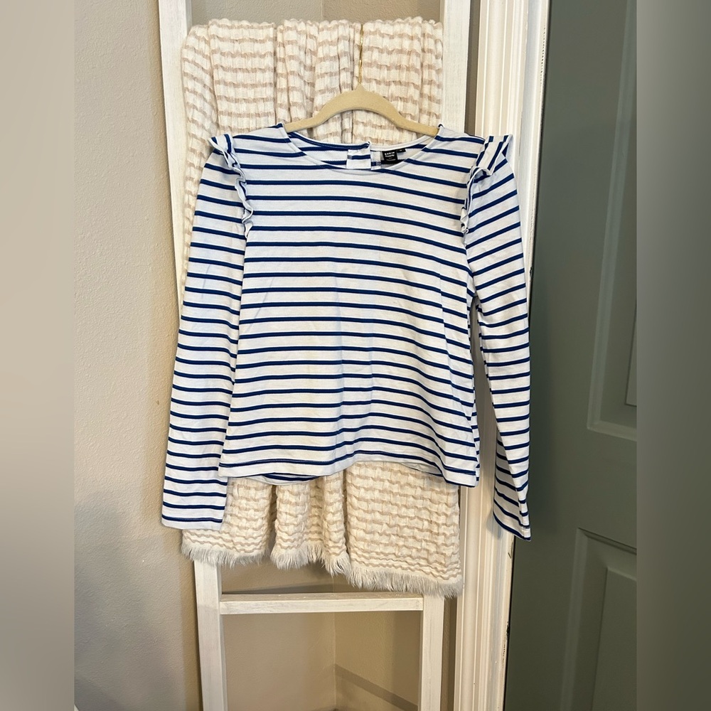 SHEIN Frenchy blouse with buttons on back. Ruffles on shoulders. Size medium.